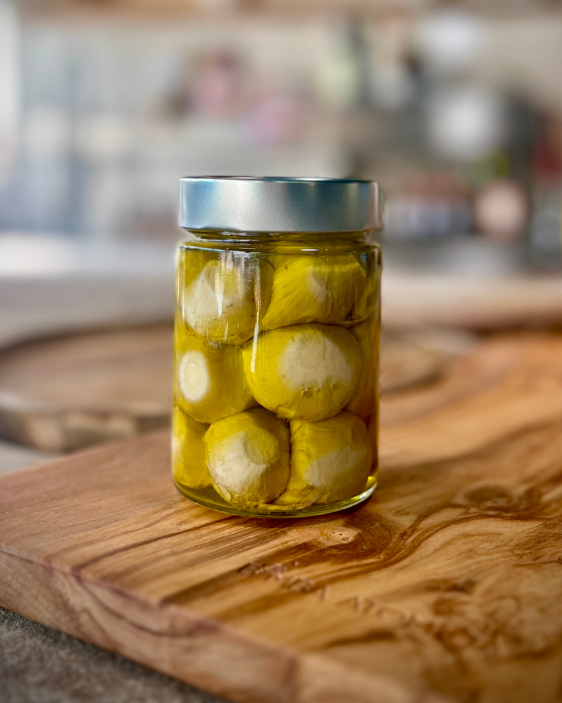 petits artichaut en huile d'olive, italie