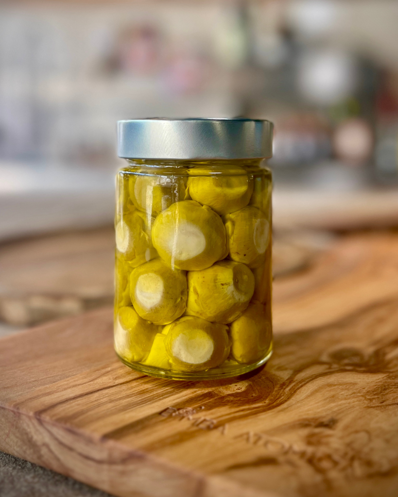 petits artichaut en huile d'olive, italie