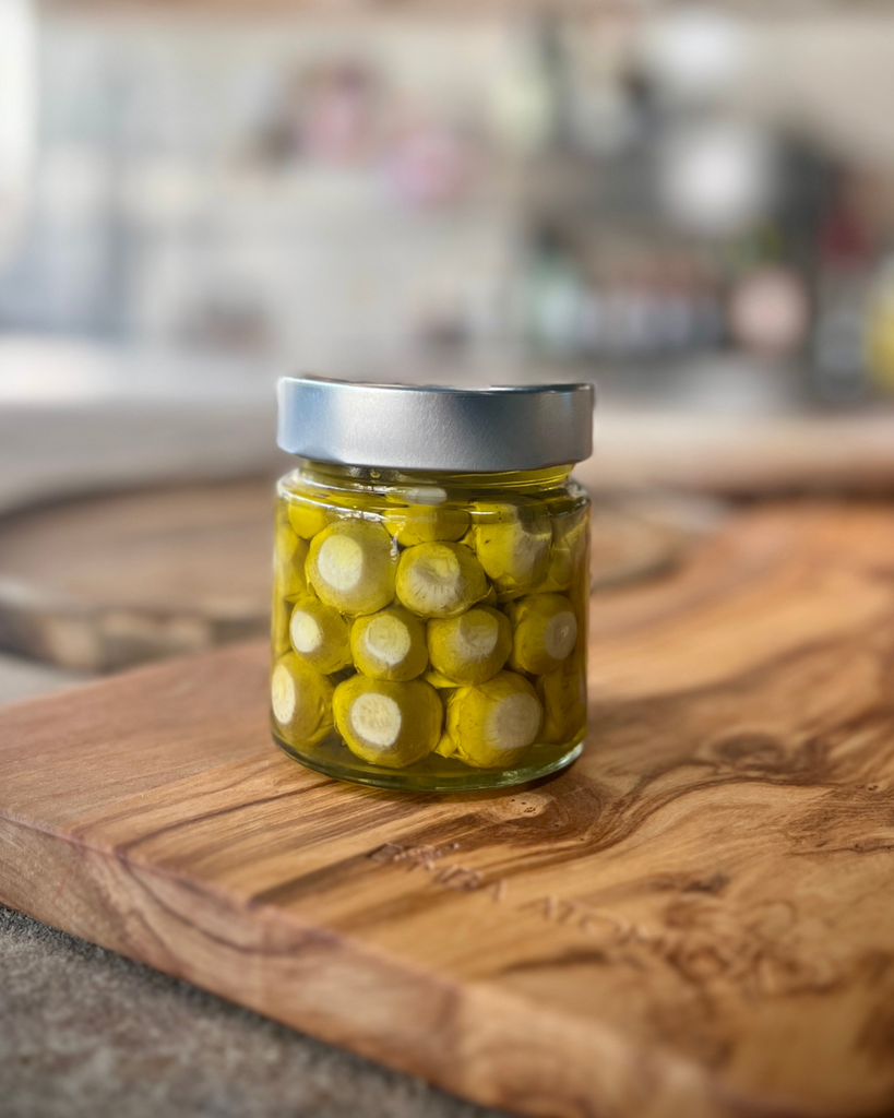 petits artichaut en huile d'olive, italie